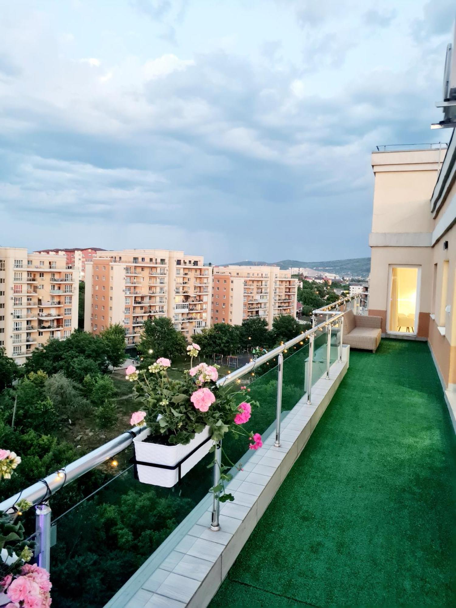 Penthouse View Aeroport Iasi 2 Apartment Exterior photo