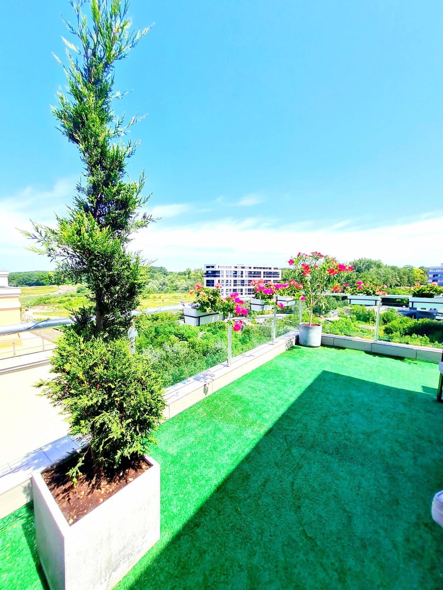 Penthouse View Aeroport Iasi 2 Apartment Exterior photo